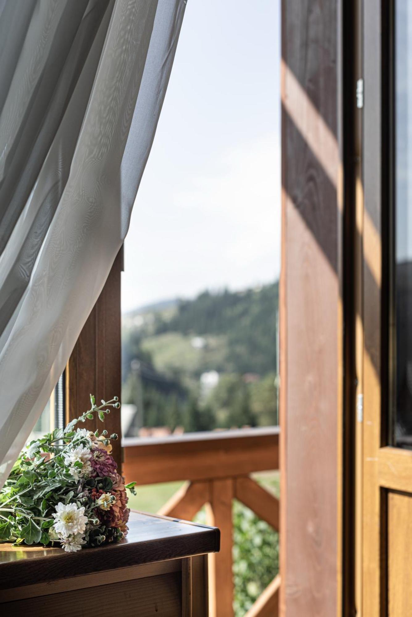 Aura Karpat Hotel Bukovel Luaran gambar